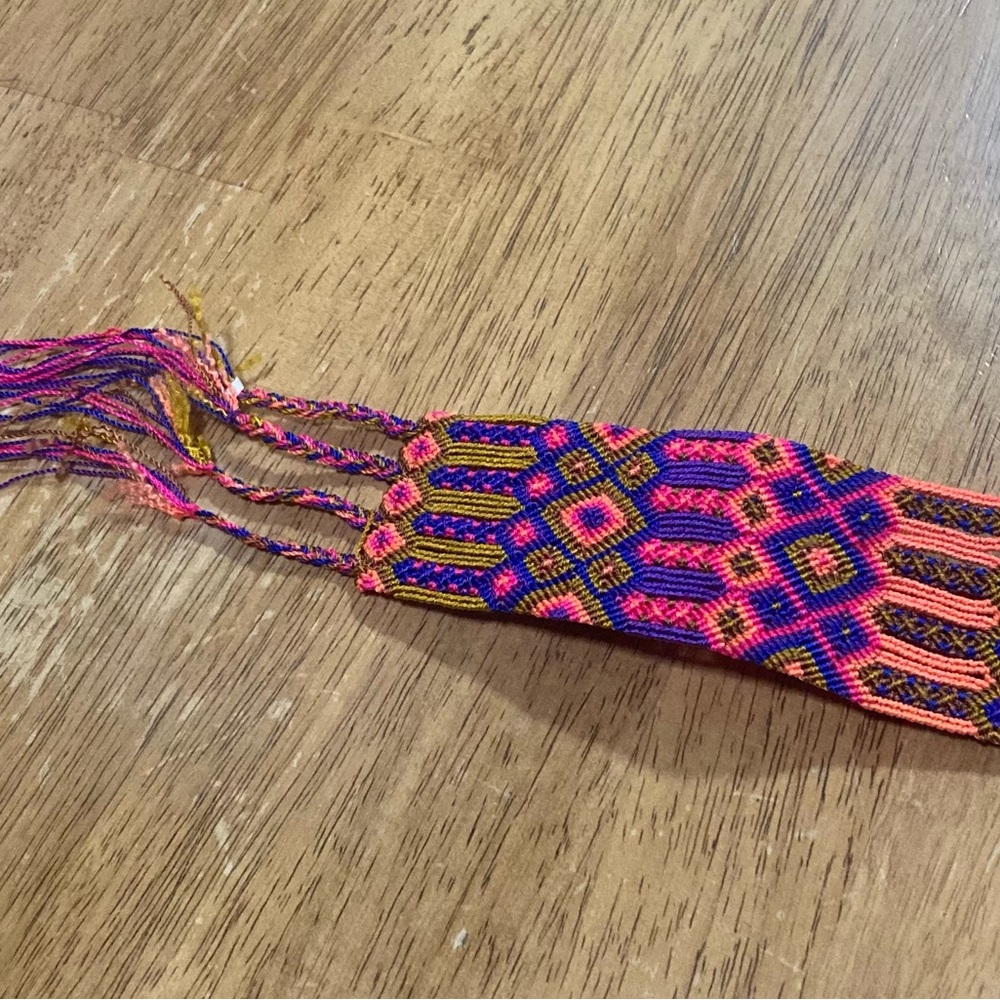 Beautiful handmade bracelet, super light, you will feel like you have nothing